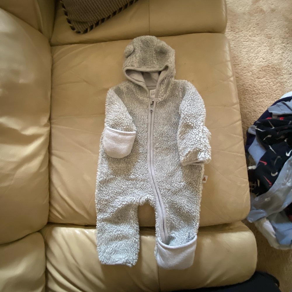 Baby Gap Sherpa Onsie - size 0-3